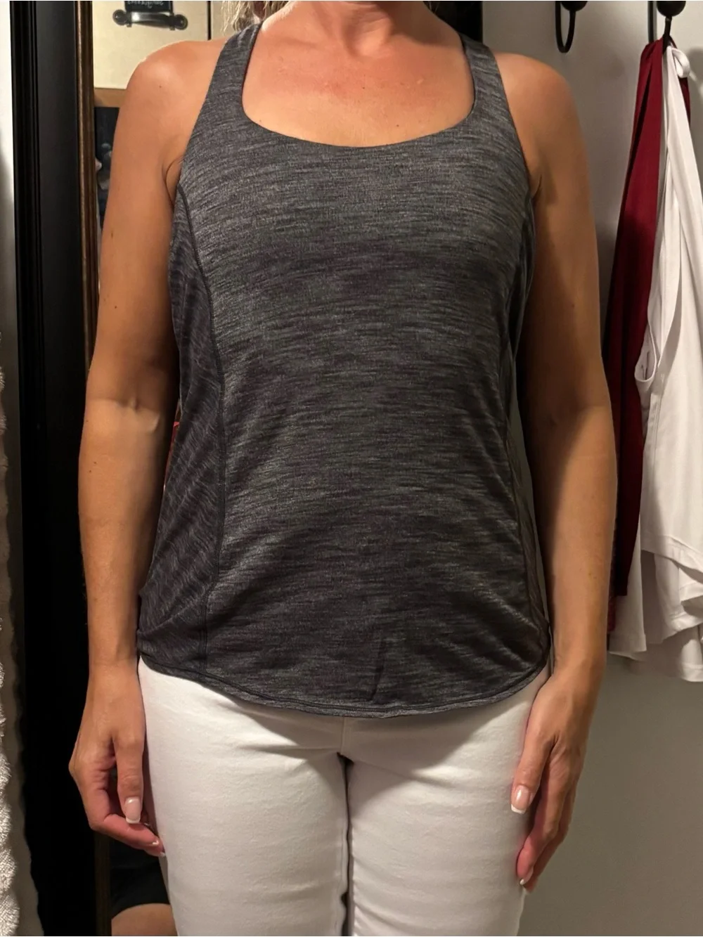 Lululemon Women’s Gray Scoop Neck Athletic Tank Top With Attached Bra
